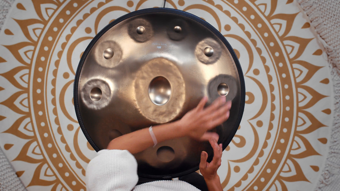 Sensory Handpan, Stainless Steel, D Kurd, 10 notes, 440 Hz, Vintage Gold video