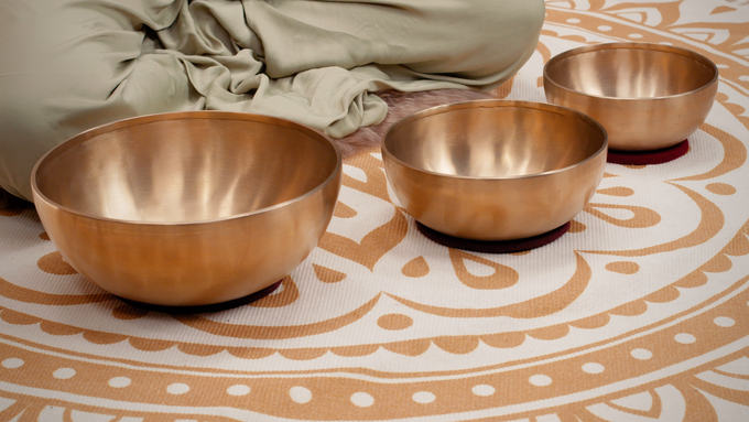 3-piece Energy Therapy  Series Singing Bowl Set, 1000/1400/2200g video