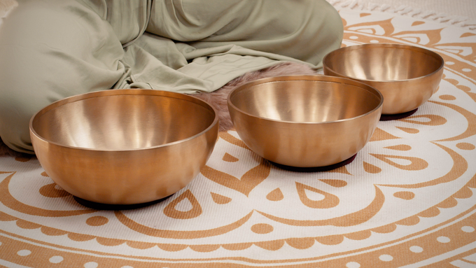 3-piece Energy Therapy Series Singing Bowl Set, 1400/1800/2200g video